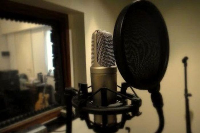 servicio de narración de radio