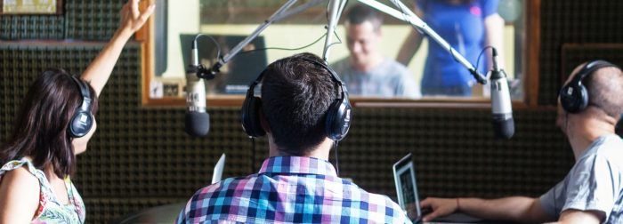 servicio de narración de radio